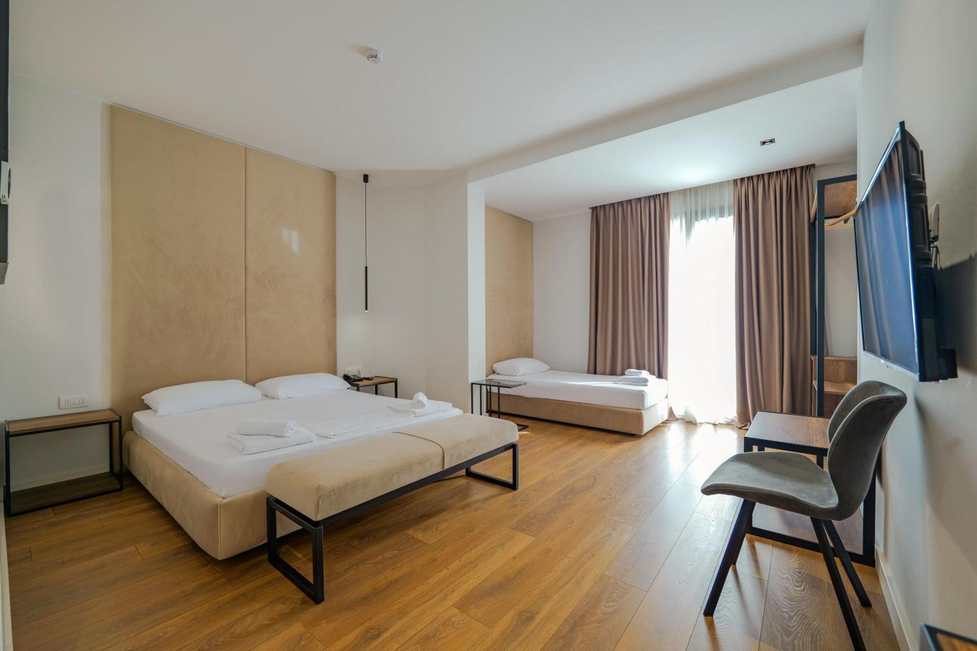 Hotel Central Влёра Экстерьер фото