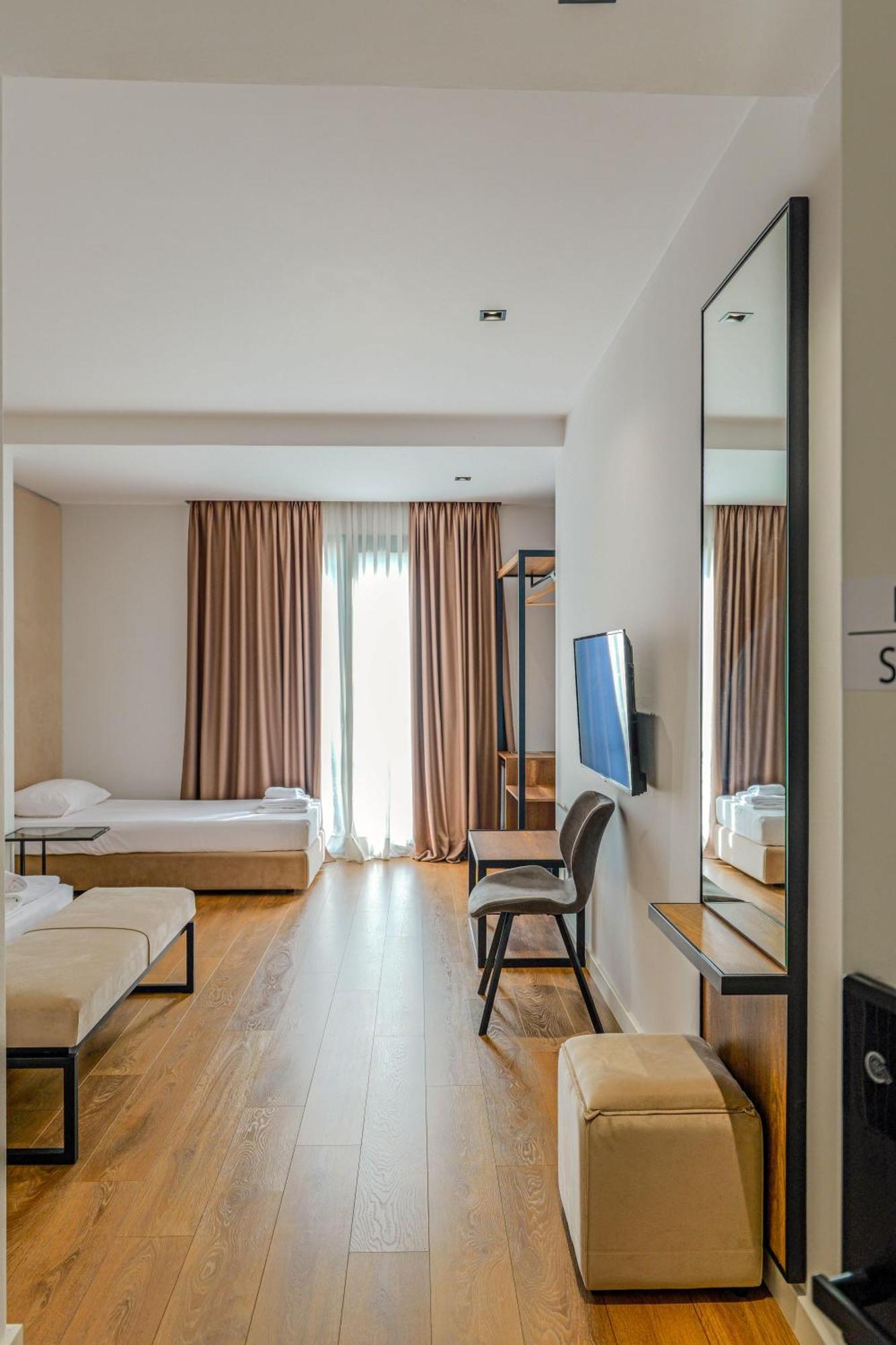 Hotel Central Влёра Экстерьер фото
