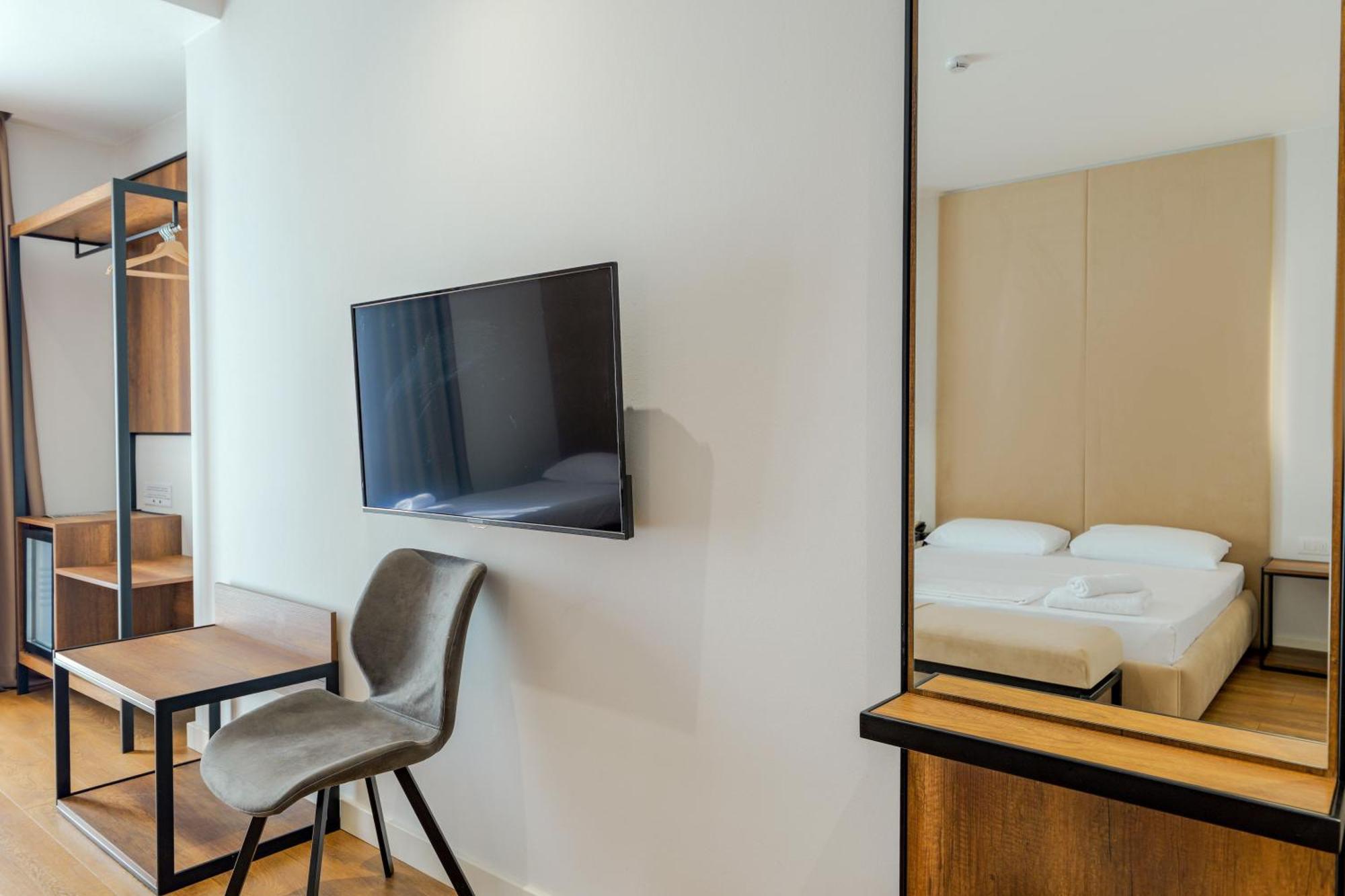 Hotel Central Влёра Экстерьер фото